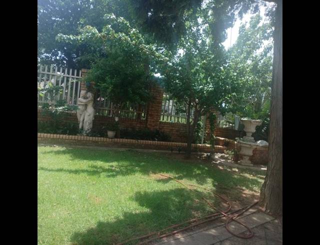 4 BEDROOM HOUSE FOR SALE IN VAN DYK PARK